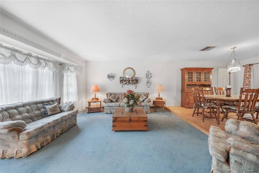 Dining room, Interior, Living room, Pendant Lights