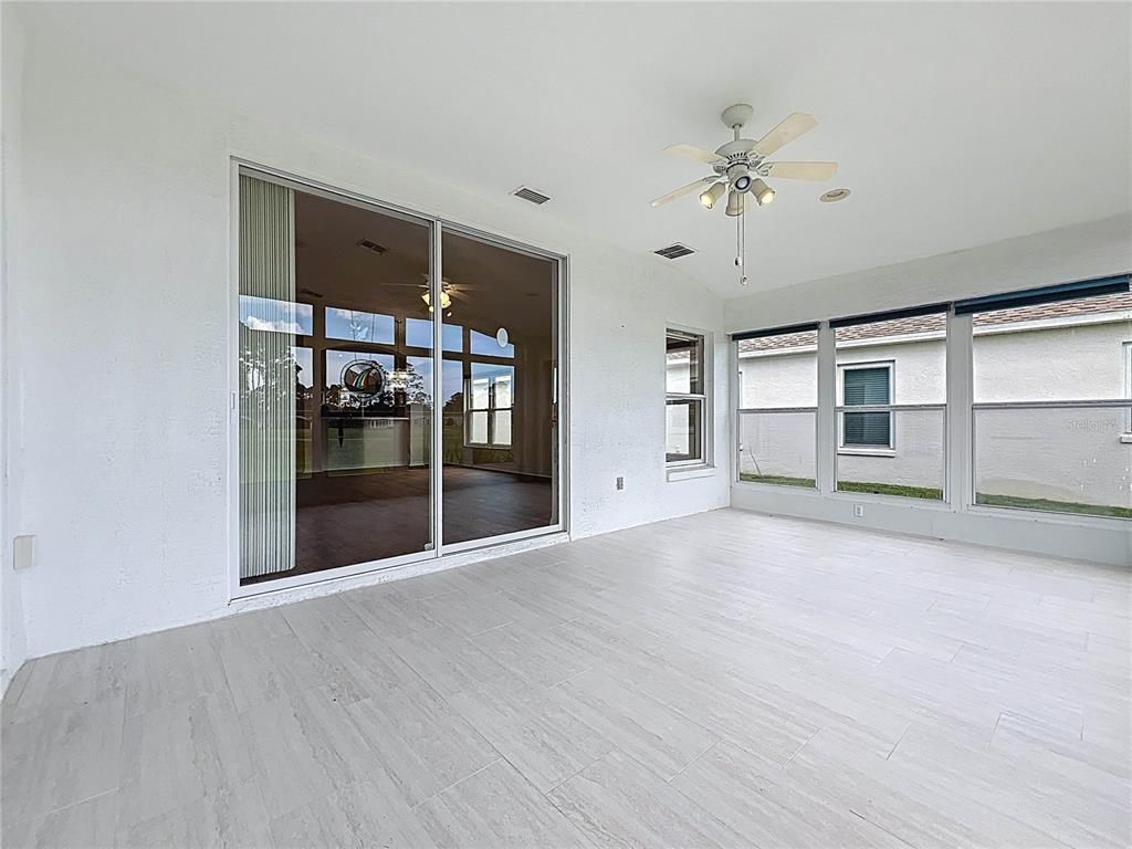Empty room, Interior, Sun Room, Wood Texture Flooring