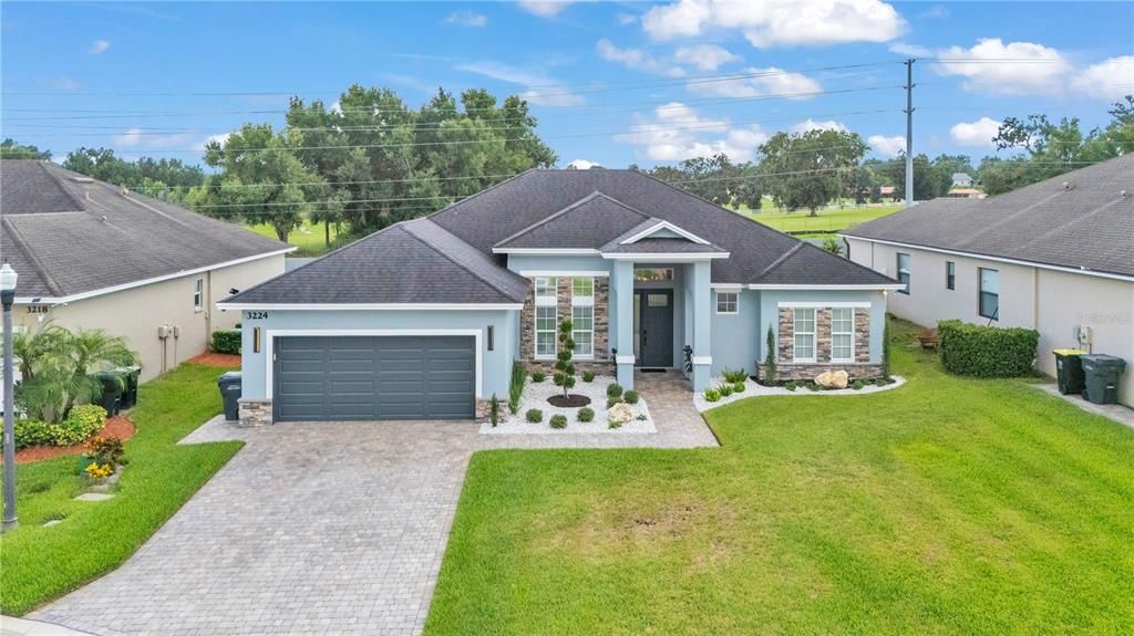 Attached, Exterior, Facade, Ranch