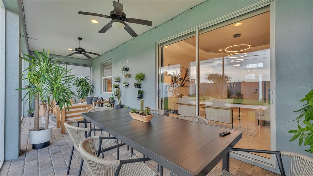 Dining room, Interior, Recessed Lighting