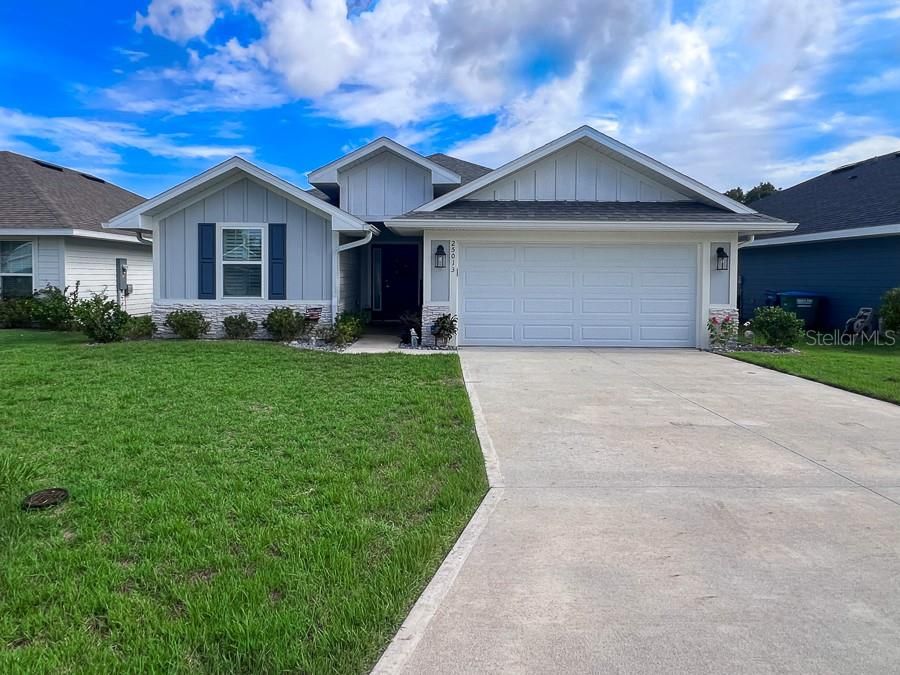 Attached, Exterior, Facade, Ranch