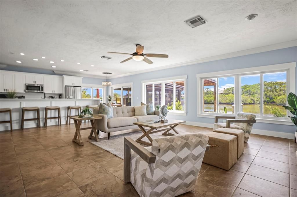 Chandelier, Interior, Kitchen, Living room, Pendant Lights, Recessed Lighting, Stainless Steel Appliances