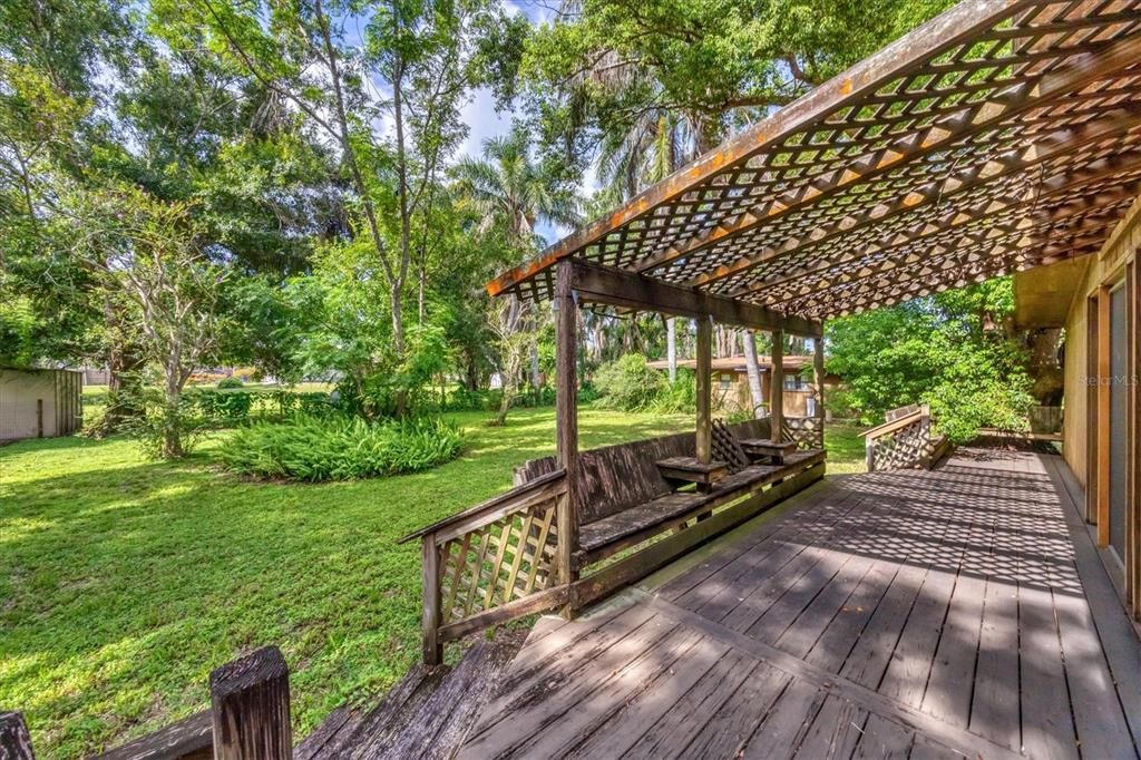 Backyard, Exterior