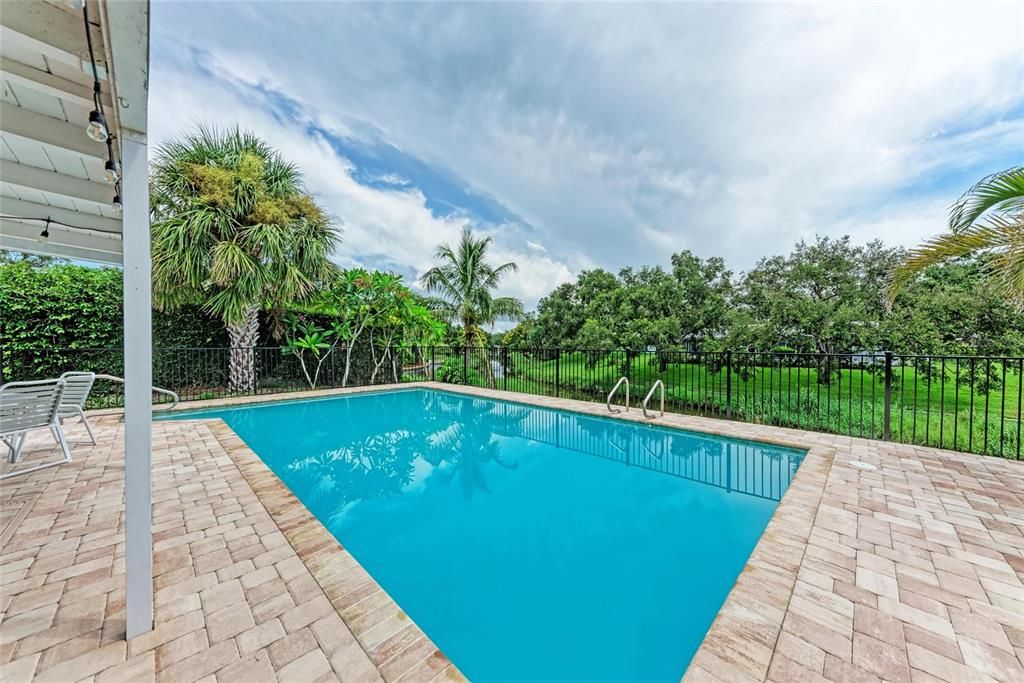 Exterior, Pool