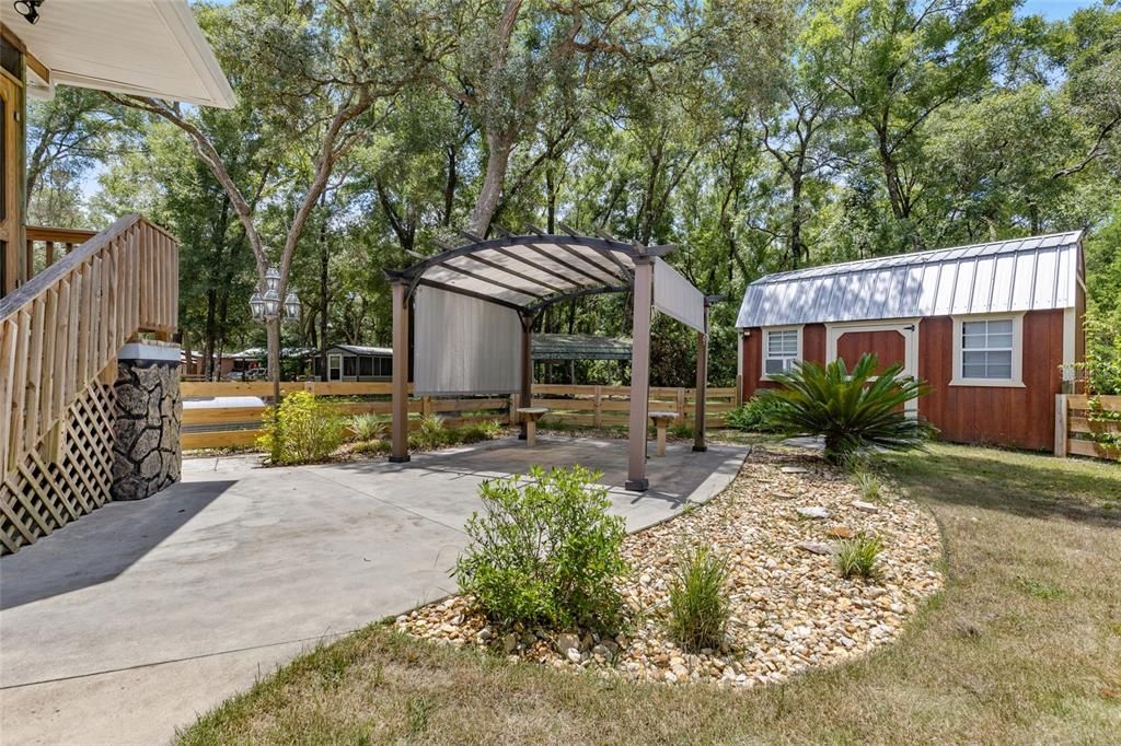 Backyard, Exterior