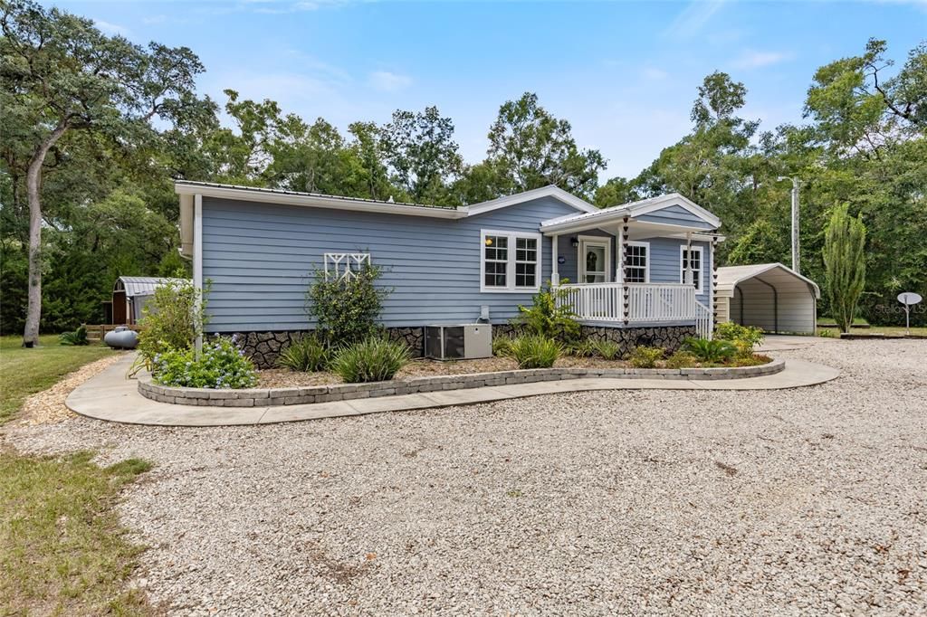 Backyard, Exterior