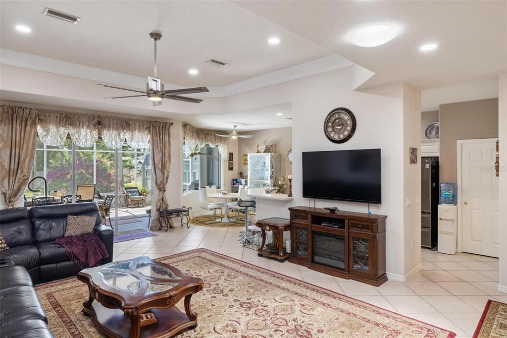 Dining room, Interior, Living room, Recessed Lighting