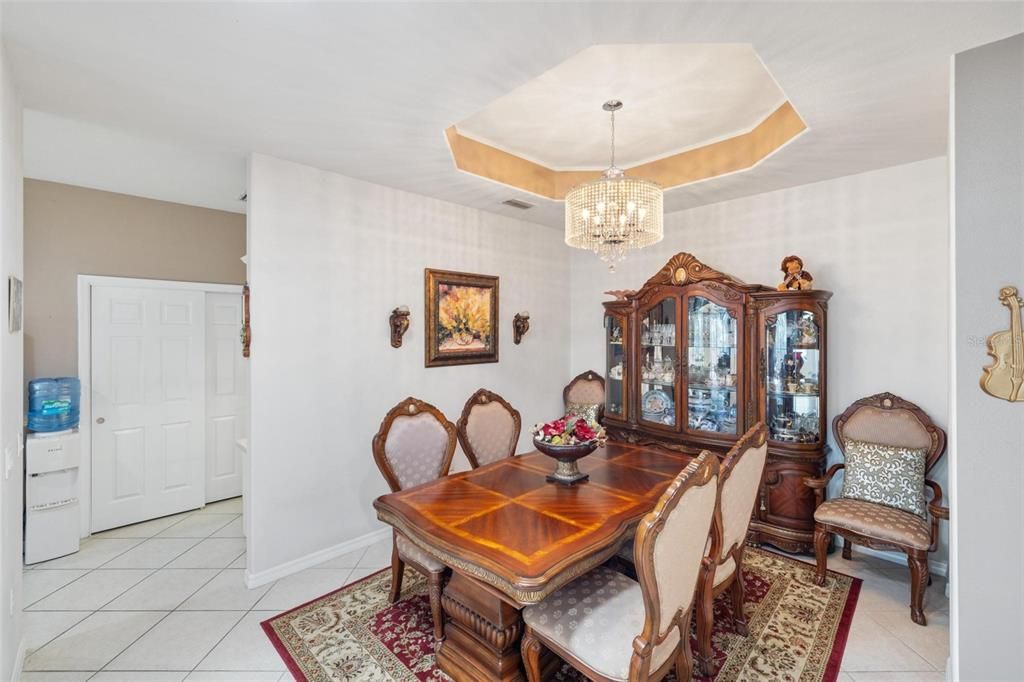 Chandelier, Dining room, Interior