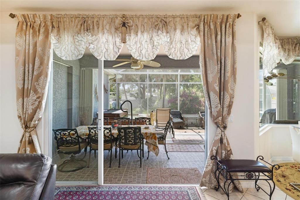 Dining room, Interior