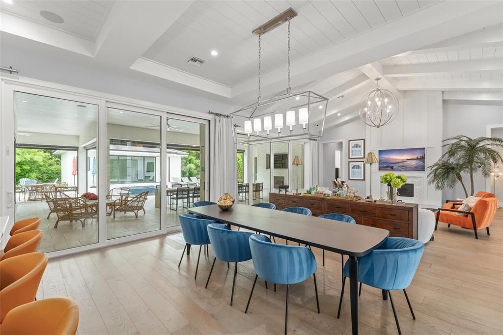 Chandelier, Dining room, Interior, Living room, Pendant Lights, Recessed Lighting, Wood Texture Flooring