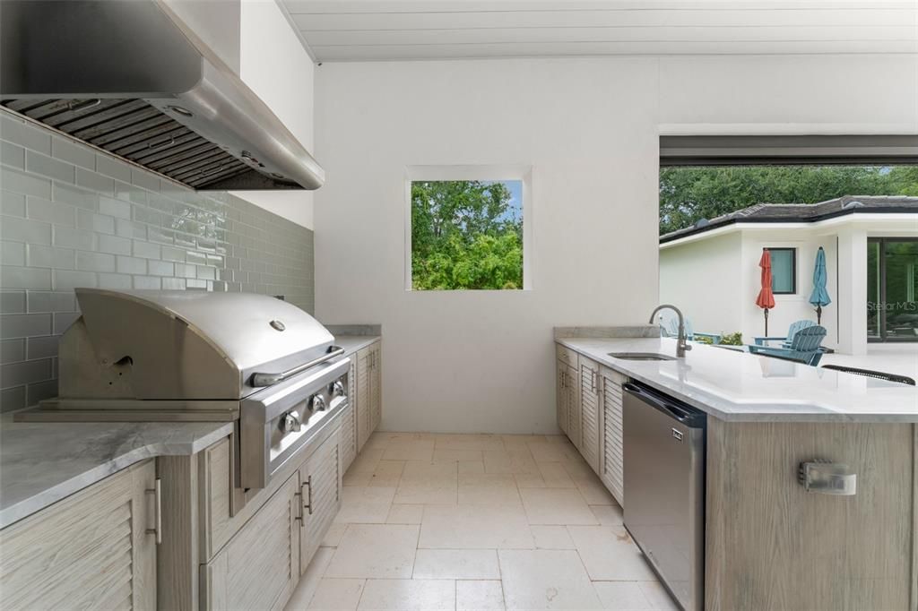 Exterior, Outdoor Kitchen