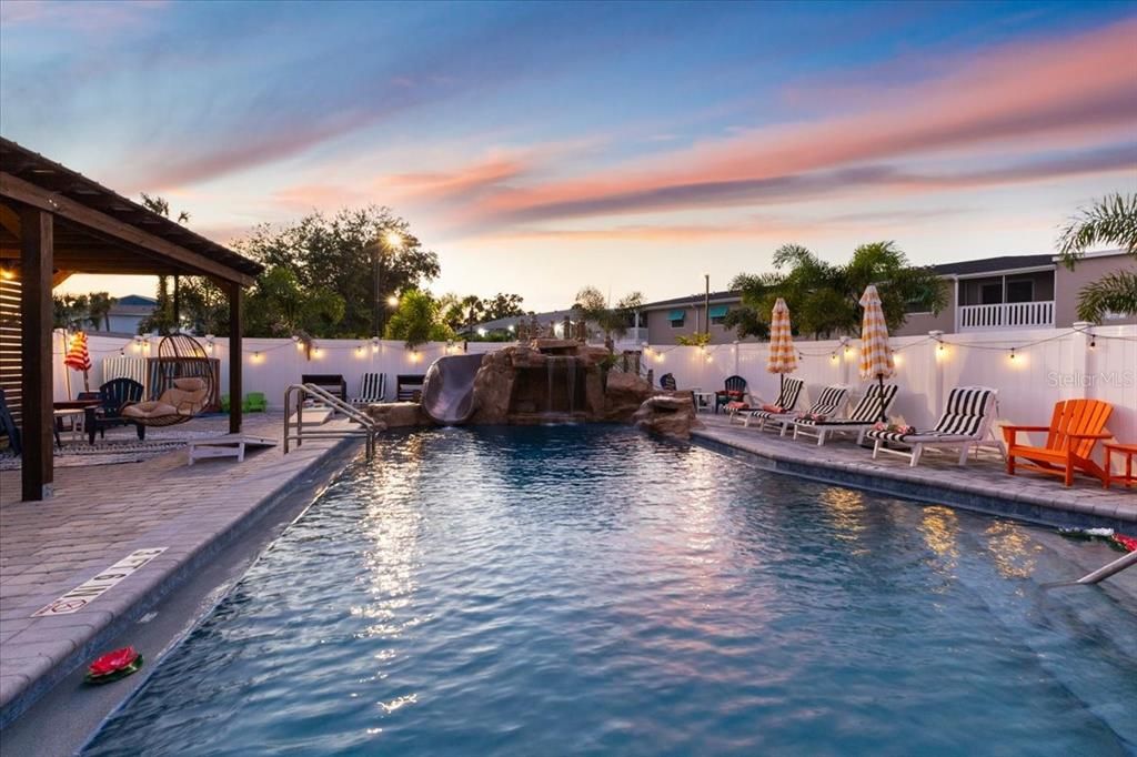 Exterior, Pool