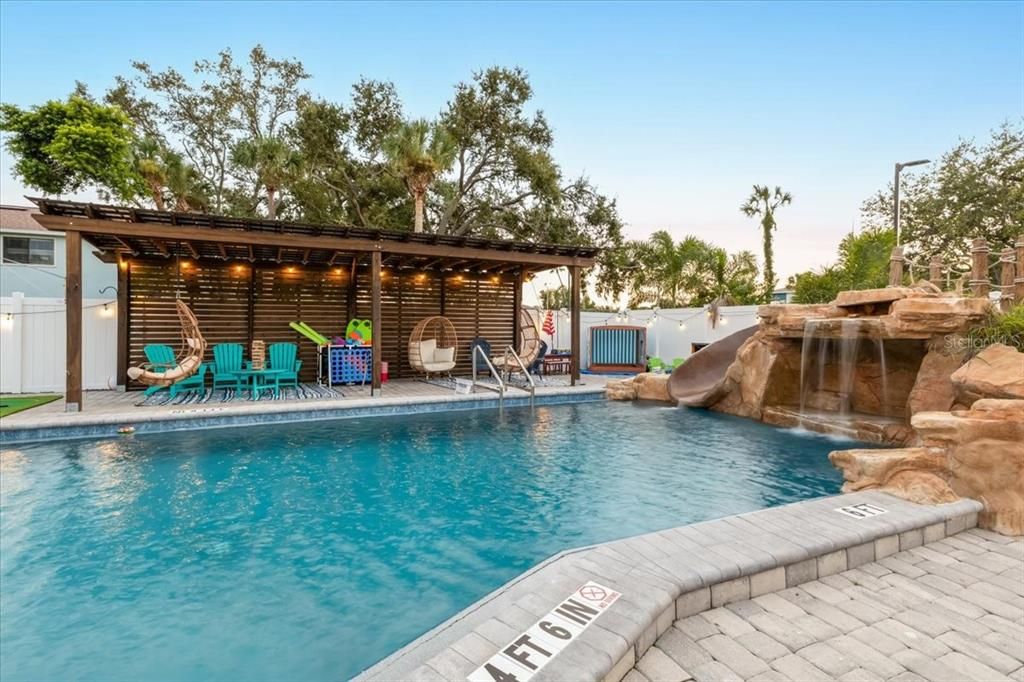 Exterior, Pool