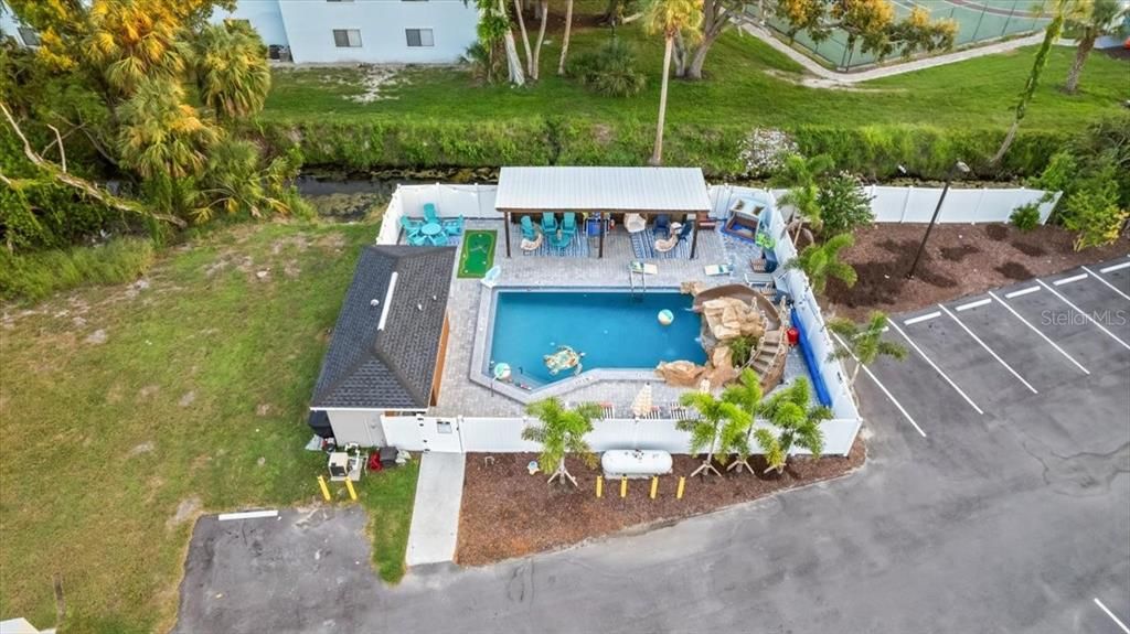 Exterior, Drone