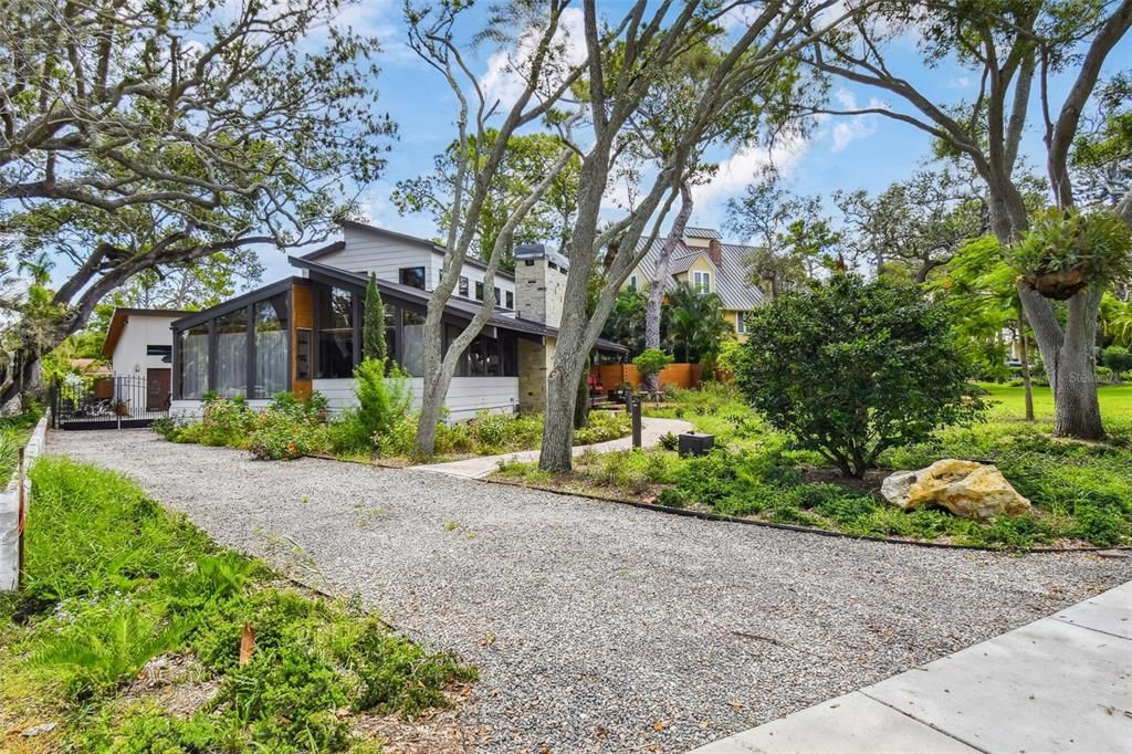 Backyard, Exterior