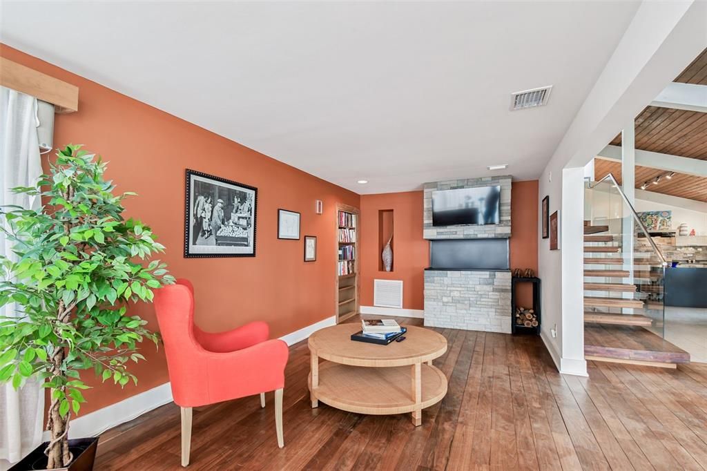 Interior, Recessed Lighting, Wood Texture Flooring
