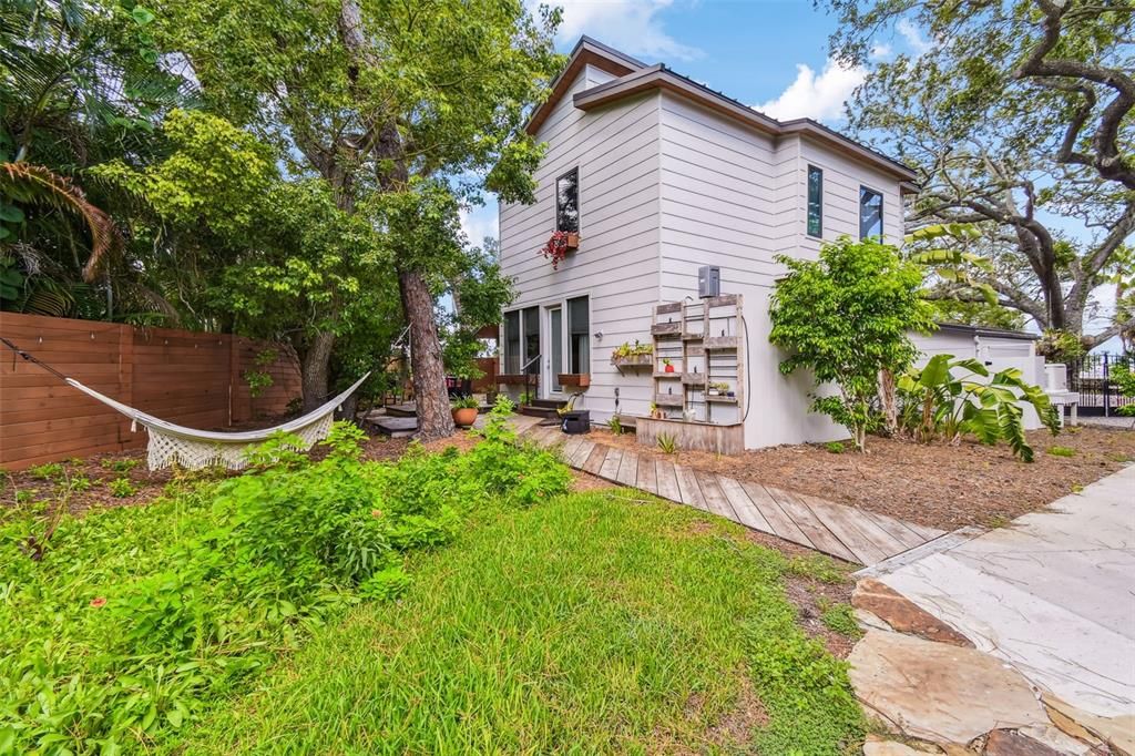 Backyard, Exterior