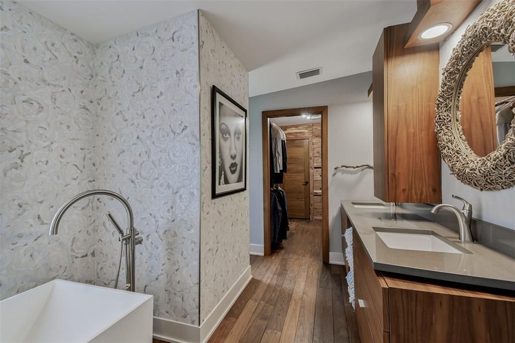 Bathroom, Interior, Recessed Lighting, Wood Texture Flooring