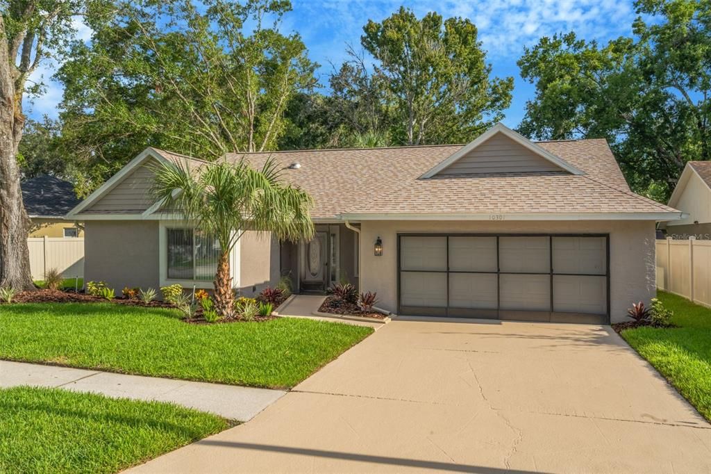 Attached, Exterior, Facade, Ranch