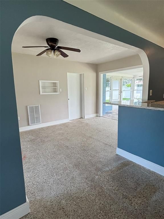 Empty room, Interior
