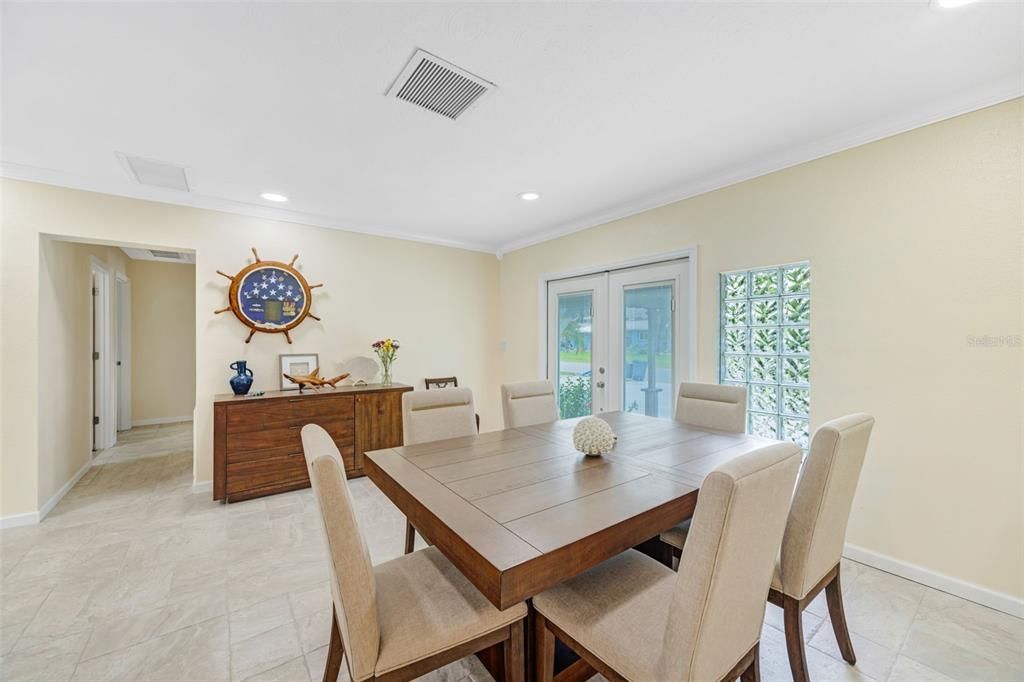 Dining room, Interior, Recessed Lighting