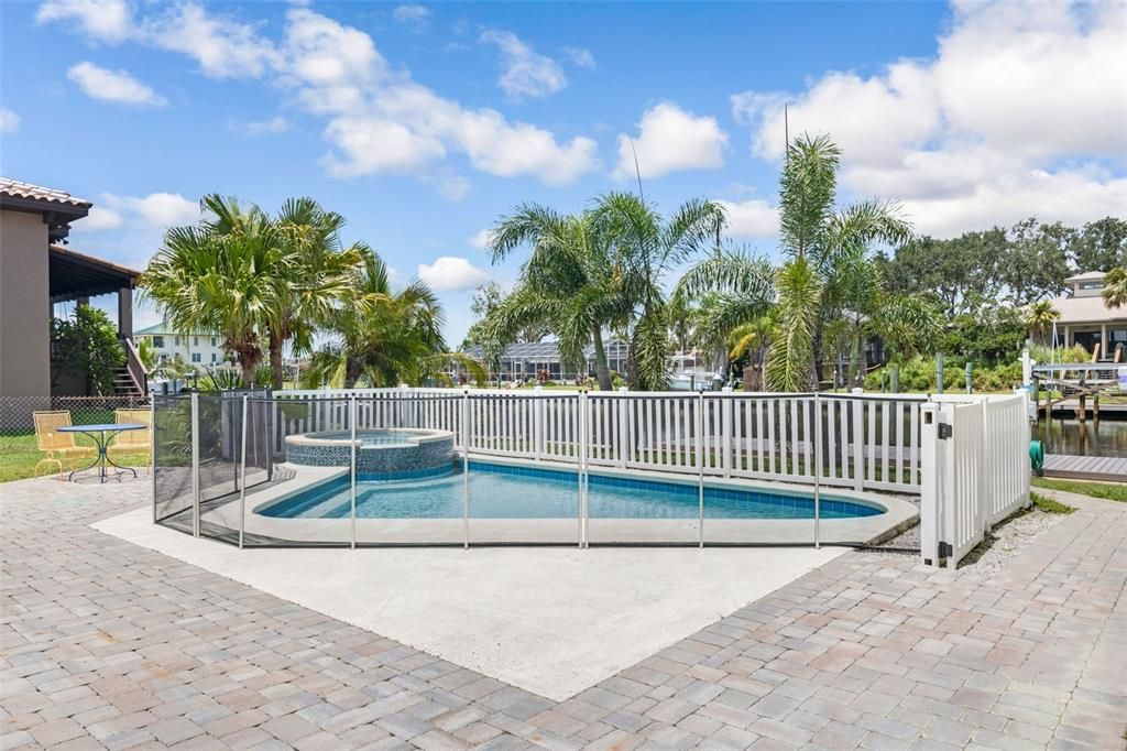 Exterior, Pool