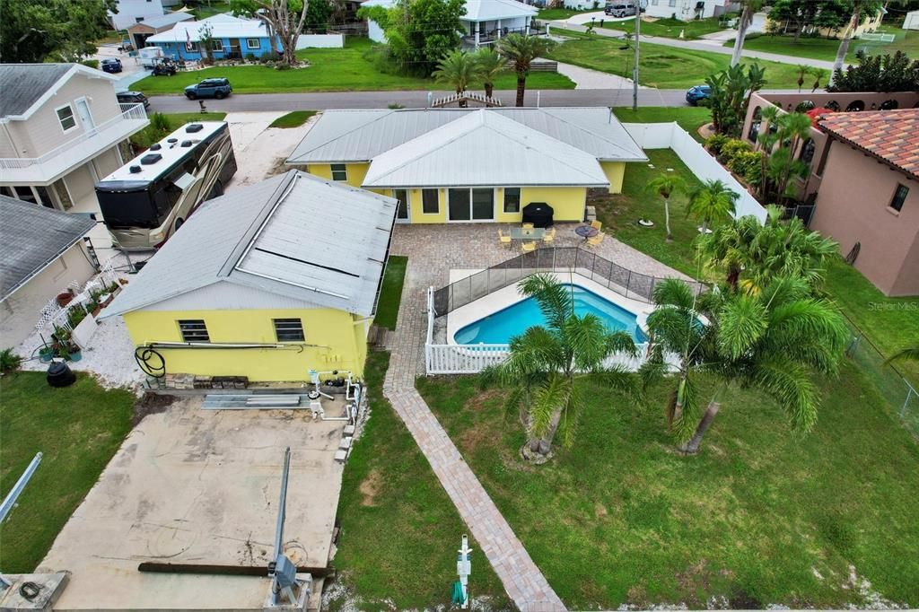 Exterior, Drone
