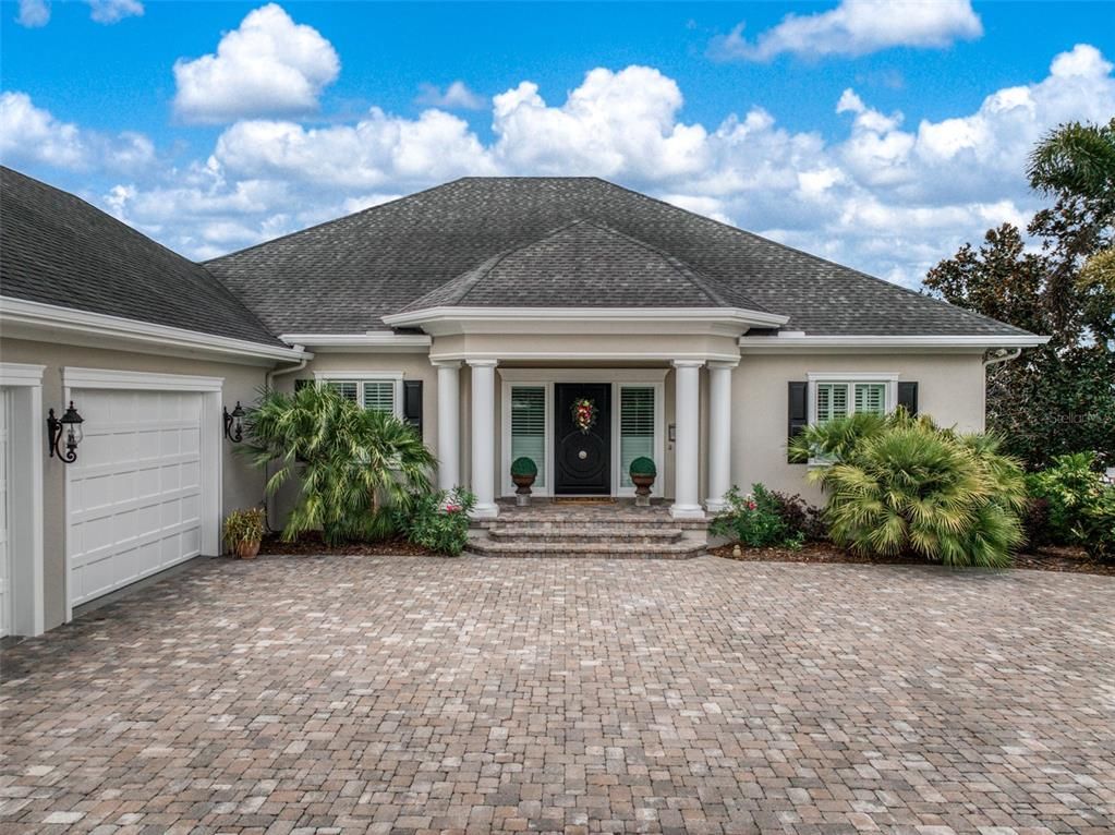 Attached, Exterior, Facade, Ranch
