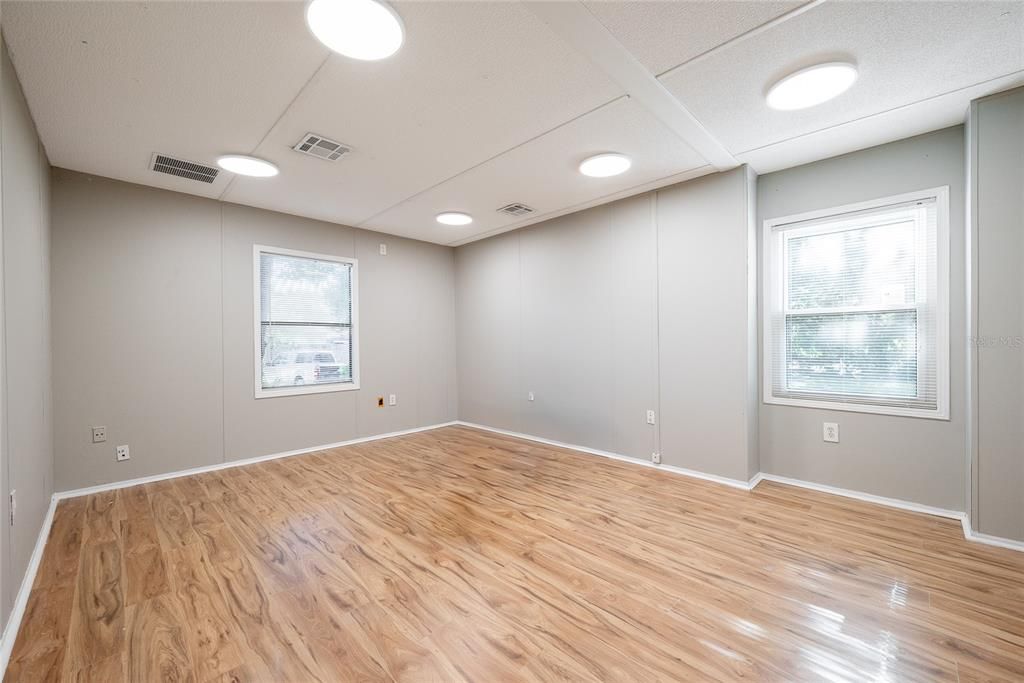 Empty room, Interior, Recessed Lighting, Wood Texture Flooring