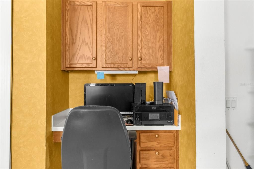 Home Office, Interior