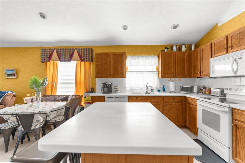 Dining room, Interior, Kitchen, Recessed Lighting