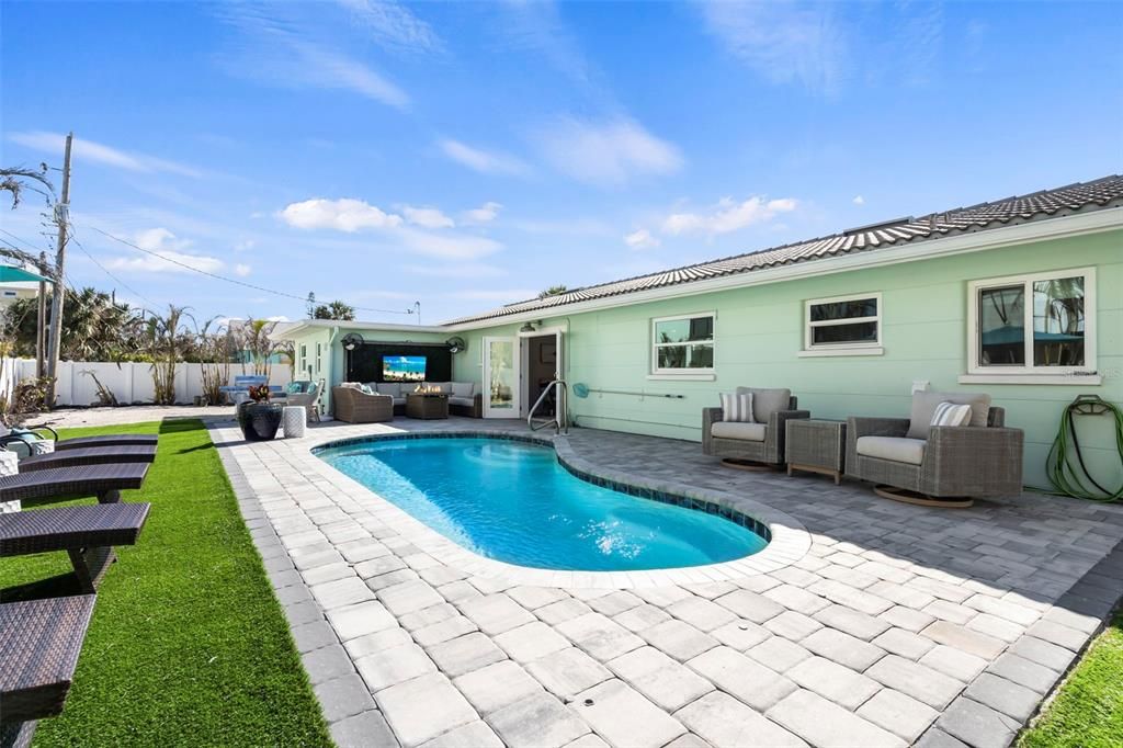 Backyard, Exterior, Pool