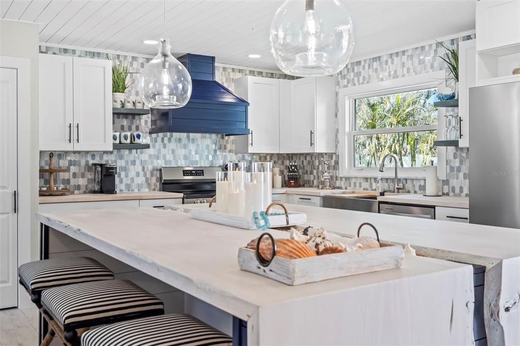 Interior, Kitchen, Pendant Lights, Recessed Lighting, Stainless Steel Appliances