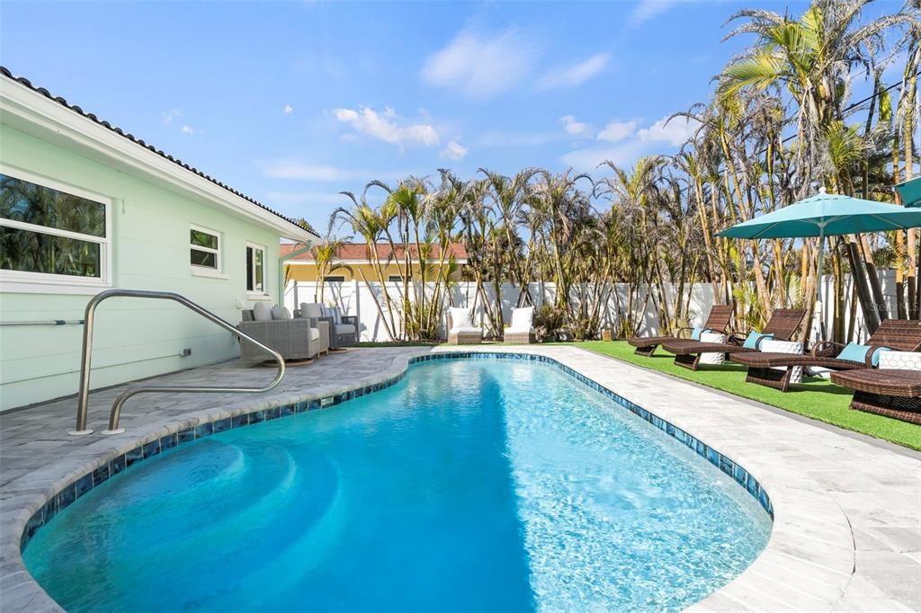 Exterior, Pool
