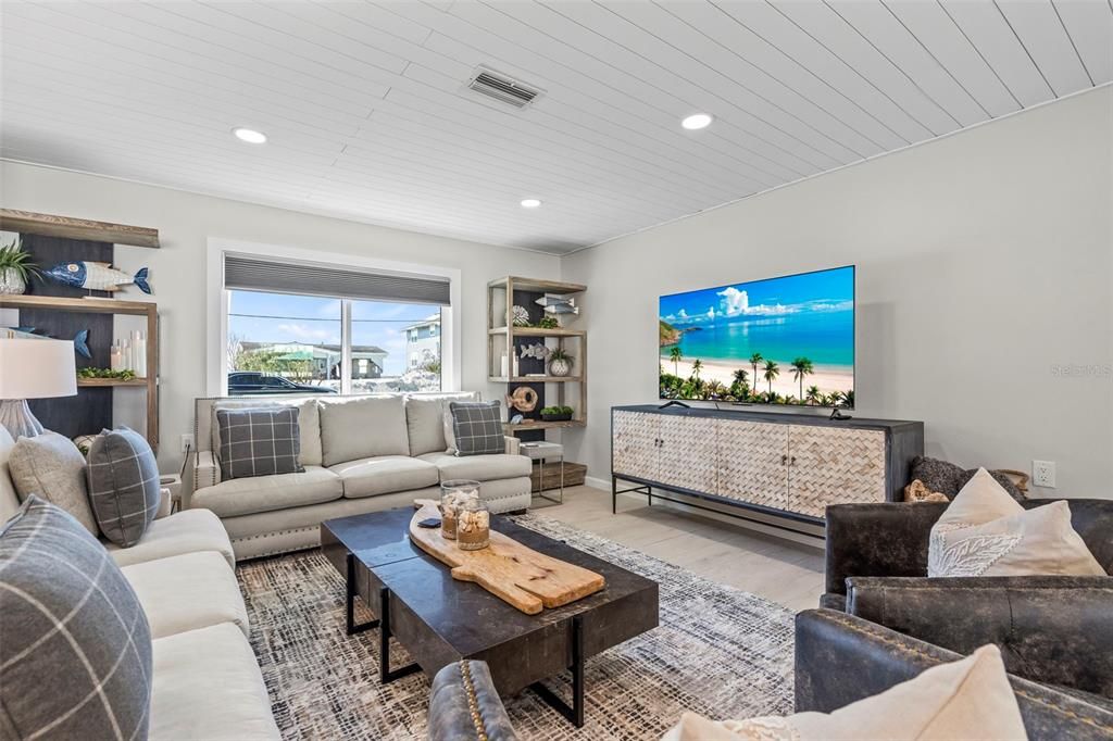 Interior, Living room, Recessed Lighting, Wood Texture Flooring