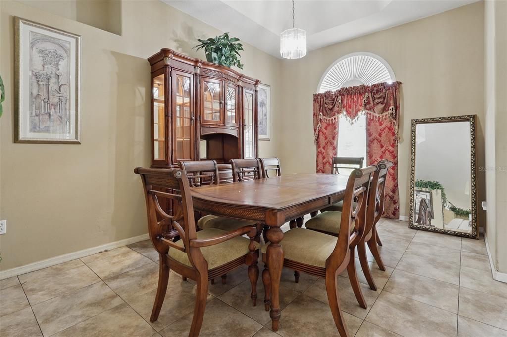 Chandelier, Dining room, Interior, Pendant Lights
