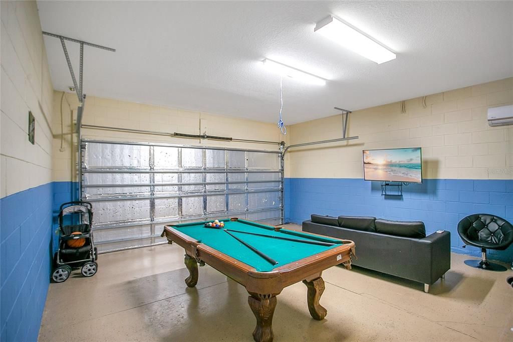 Billiard Table, Game Room, Garage, Interior