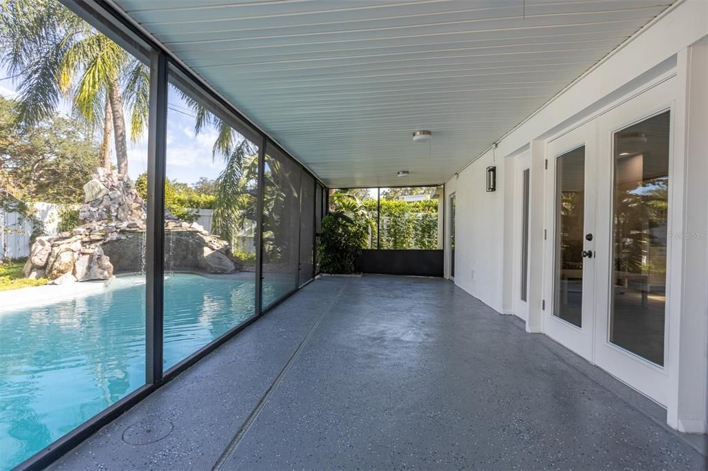 Exterior, Pool, Sun Room