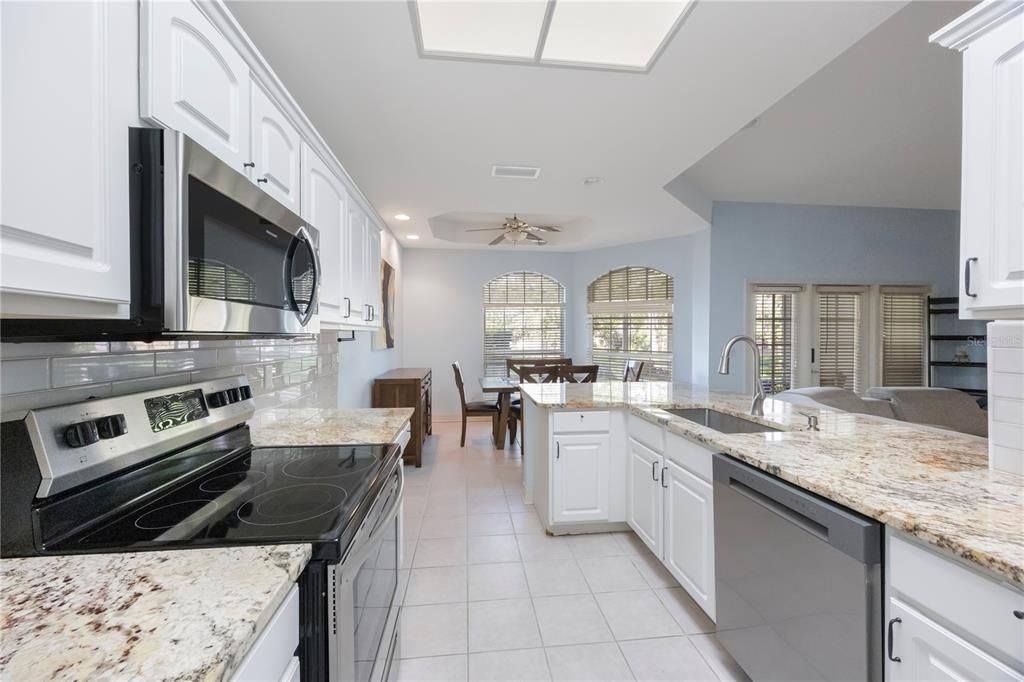 Dining room, Interior, Kitchen, Recessed Lighting, Stainless Steel Appliances