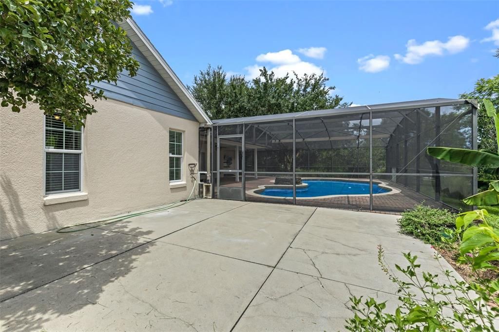 Exterior, Pool