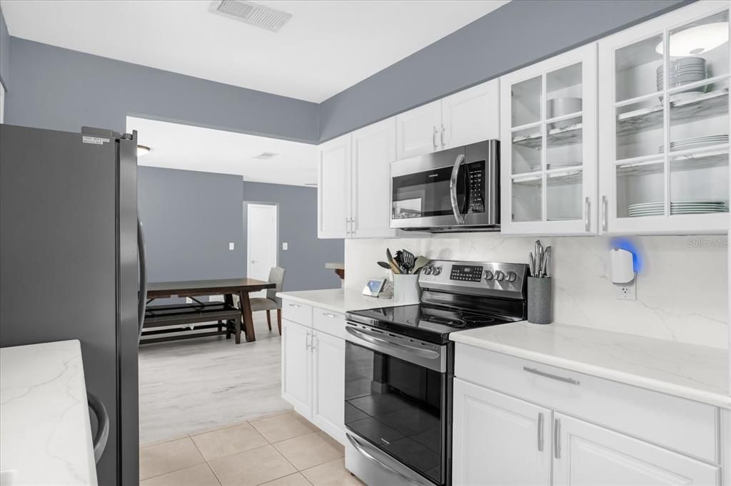 Dining room, Interior, Kitchen, Stainless Steel Appliances