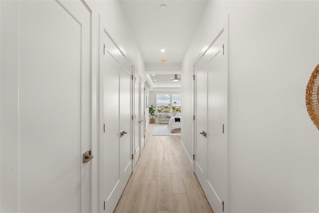 Interior, Recessed Lighting, Wood Texture Flooring