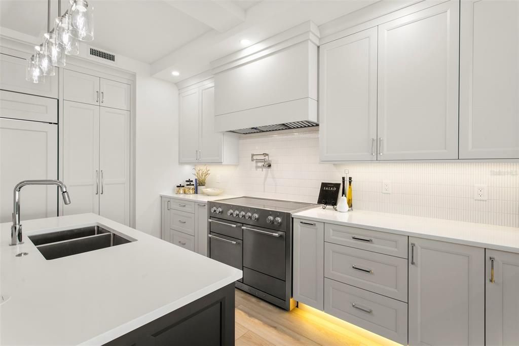 Interior, Kitchen, Recessed Lighting, Wood Texture Flooring