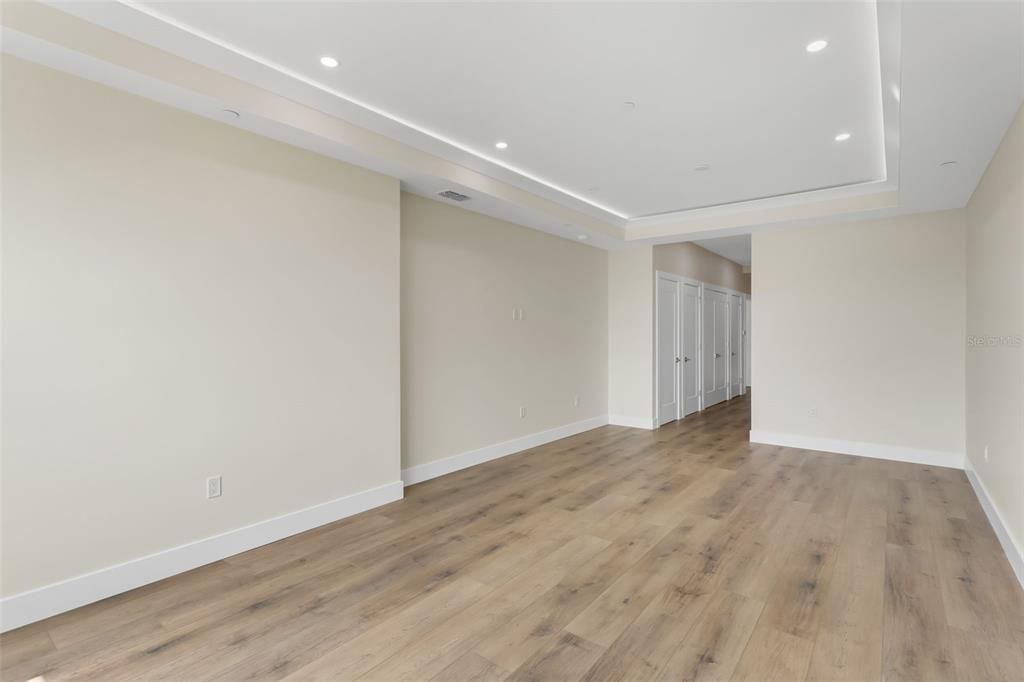 Empty room, Interior, Recessed Lighting, Wood Texture Flooring