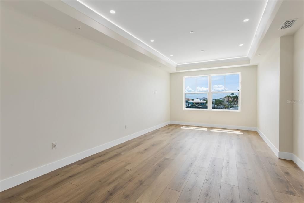 Empty room, Interior, Recessed Lighting, Wood Texture Flooring