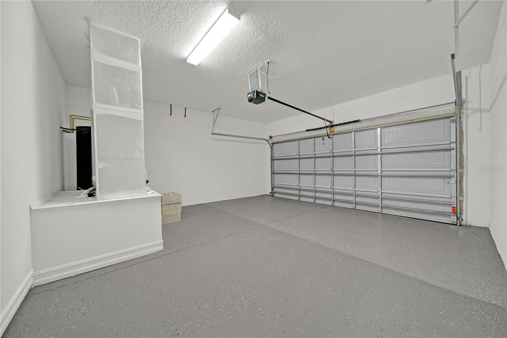 Garage, Interior