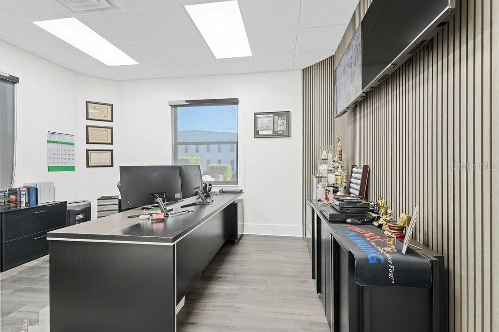 Home Office, Interior, Recessed Lighting, Wood Texture Flooring