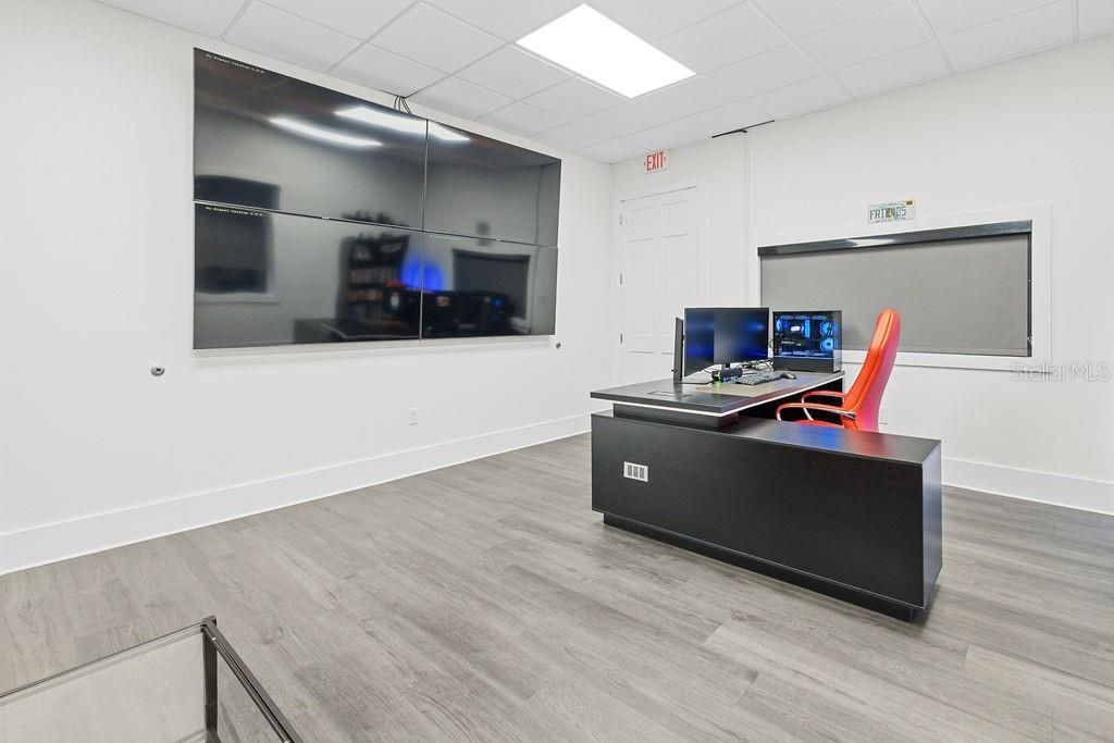 Home Office, Interior, Recessed Lighting, Wood Texture Flooring