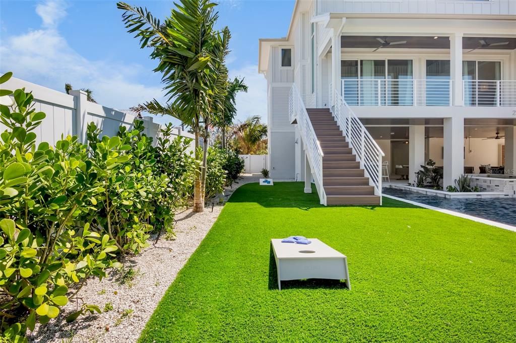 Backyard, Exterior