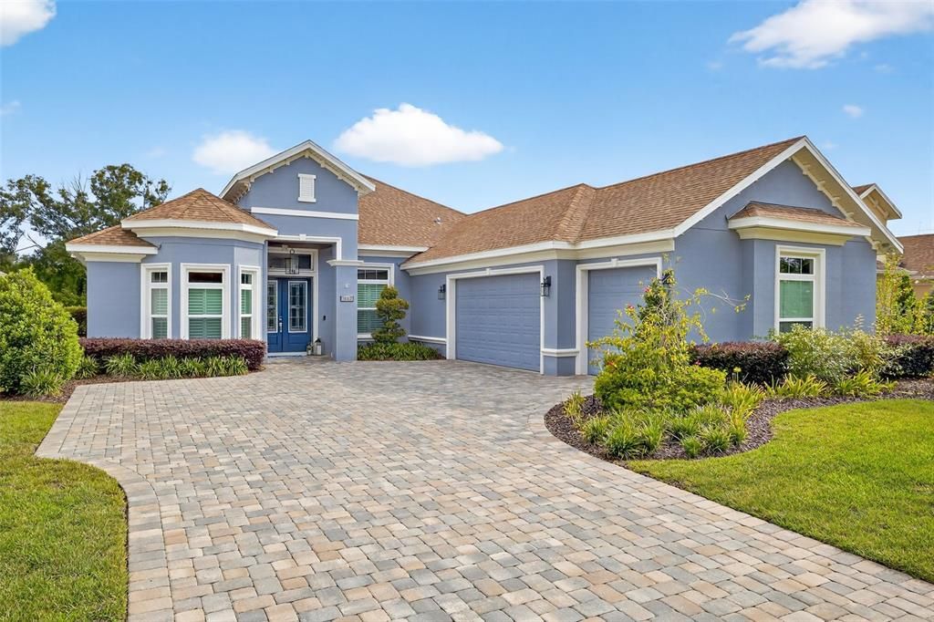 Attached, Exterior, Facade, Ranch